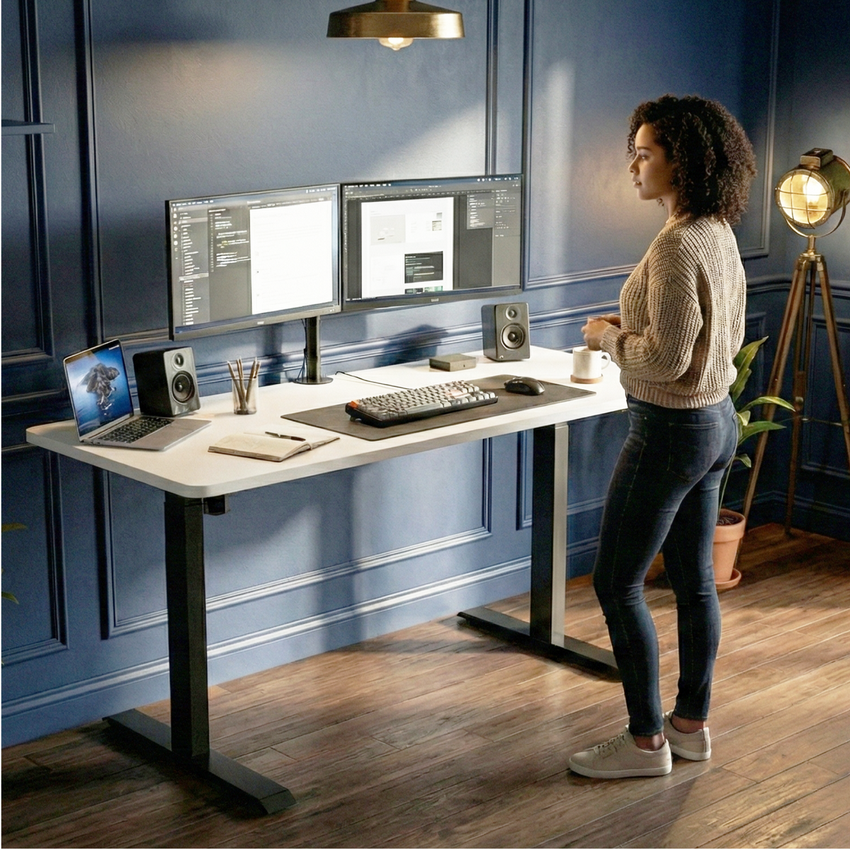 Mesa com Regulagem de Altura Elétrica Misch Preta + Tampo 160cm